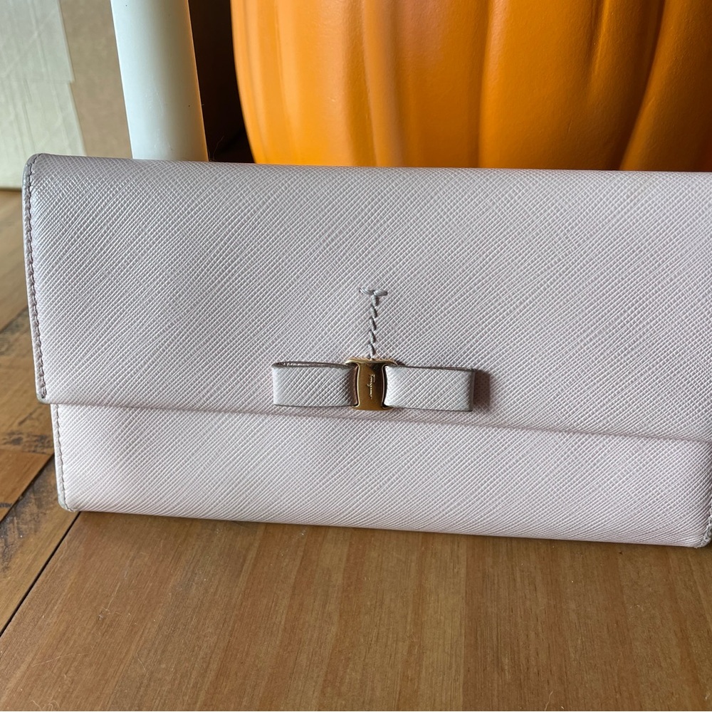 Ferragamo Dusty Pink Vara Bow Wallet